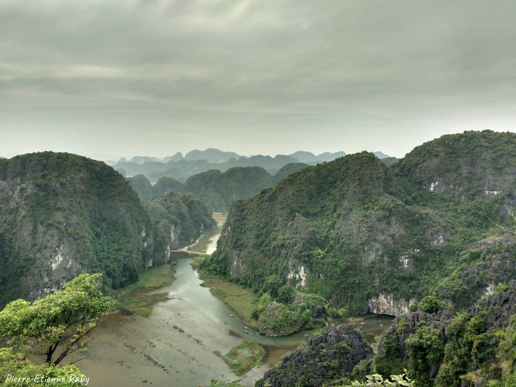 Montagnes dans le nord du Vietnam