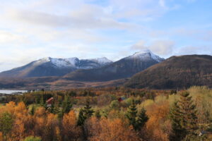 montagne automne Senja norvège sommet enneigé ambiance nordique