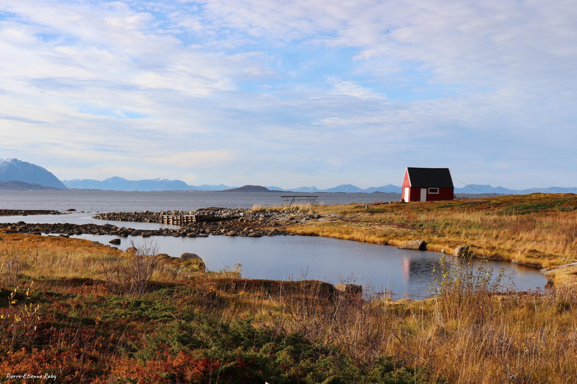 cabane Senja norvège automne ambiance nordique