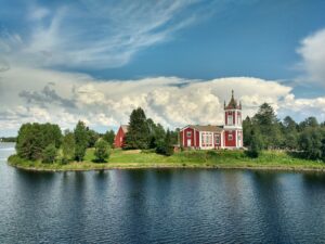 chapelle finlande lacs ambiance nordique