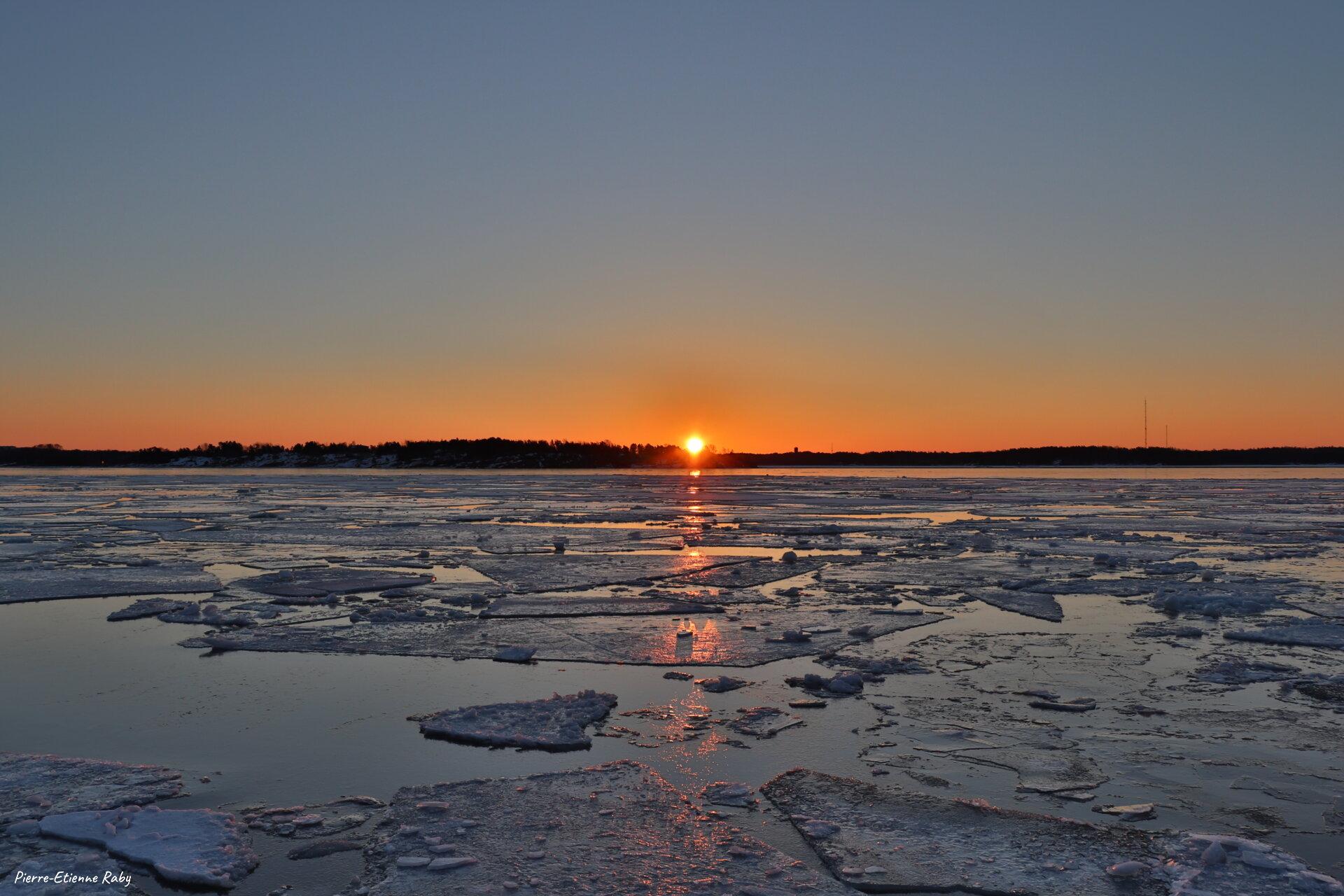 Lever de soleil sur Helsinki (Finlande)