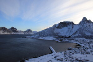 Vue sur le village de Mefjordvær (Norvège)