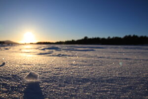 Flocon de neige sur le lac Ruokusjärvi (Suède)